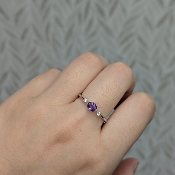 Purple Sapphire Ring with Earth Mined Diamonds in 14K Solid Gold - Picture 3 of 9